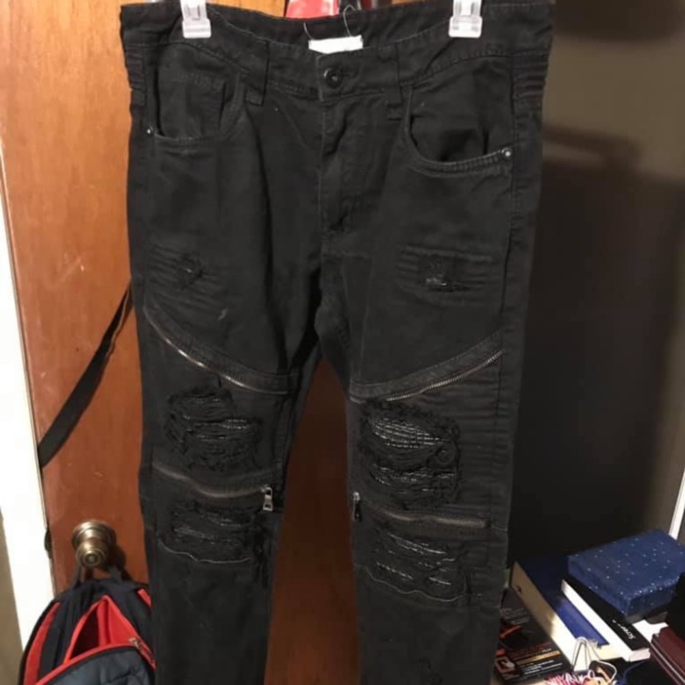Black skinny jeans